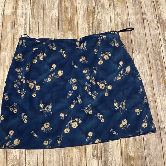 Newport News Dresses & Skirts - Newport News